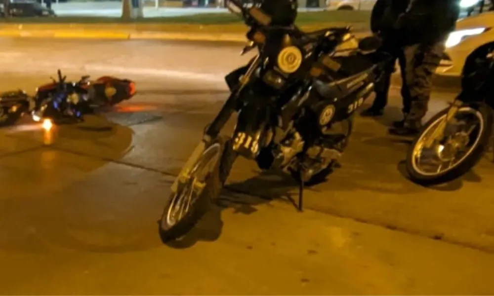 Persecución nocturna en Puerto Madryn: joven de 19 años detenida y moto secuestrada