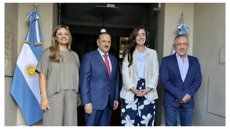 Villarruel se robó la fiesta en la Chaya: bailó con harina, saludó a Quintela y la TV Pública la ignoró