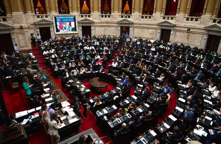 Qué cambia con la nueva reforma laboral: Sueldos, despidos, vacaciones, sindicatos y negociación por empresa