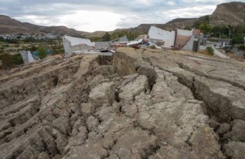 Crece la bronca en el cerro Hermitte: vecinos denuncian contradicciones oficiales y temen por las próximas lluvias