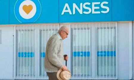 Jubilados que superan la mínima: ANSES confirmó el calendario de pagos de marzo 2026