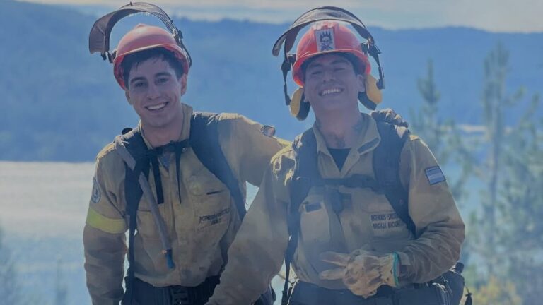 “Habitamos el caos con una sonrisa”: El crudo relato de Hernán Ñanco, brigadista en los incendios de Chubut