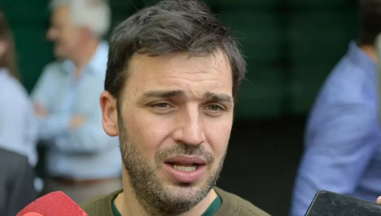 El gobernador Ignacio Torres vinculó la salida de diputados oficialistas con diferencias por la política pesquera: «Algunos creen que con plata se puede comprar todo»