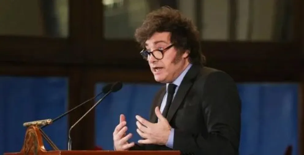 Javier Milei apuntó contra Aluar y Javier Madanes Quintanilla por la polémica de precios y el cierre de Fate