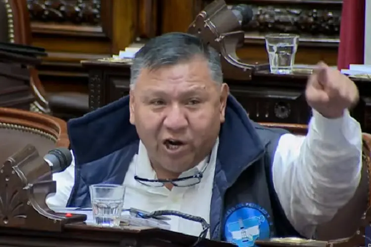 Jorge Ávila advirtió sobre el traspaso de Manantiales Behr a PECOM: «Nos quiere dejar seis meses más parados, sin actividad ni producción»