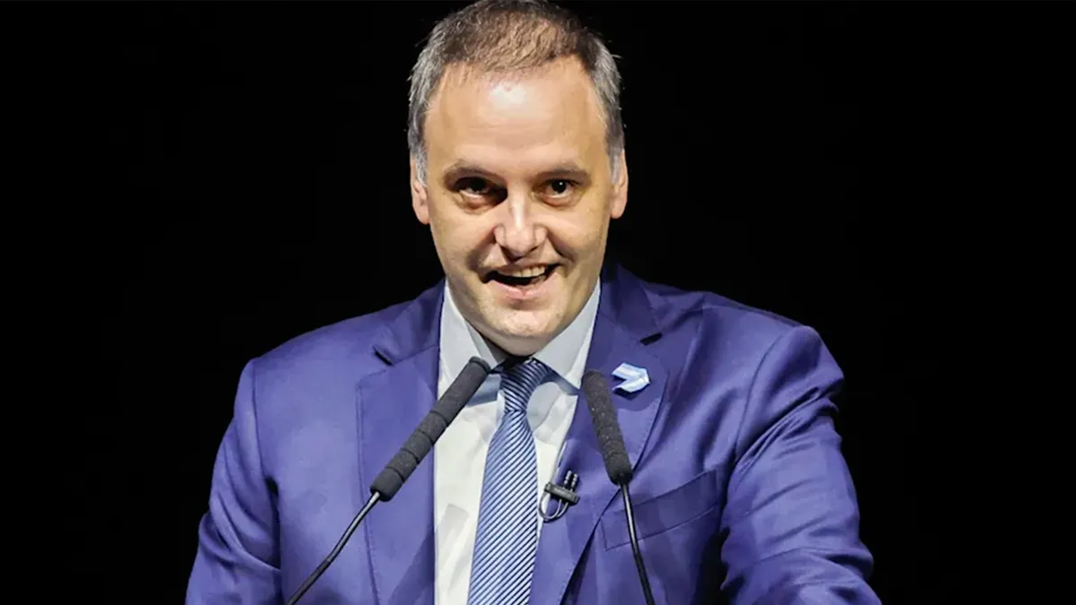 Manuel Adorni tras la reforma laboral: «Yo tengo sobre la mesa cerca de 50 proyectos de ley, muchos de ellos muy relevantes»