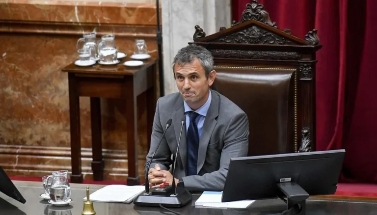 Reforma laboral: el Gobierno quiere evitar cambios y apuesta a una ley complementaria o la reglamentación