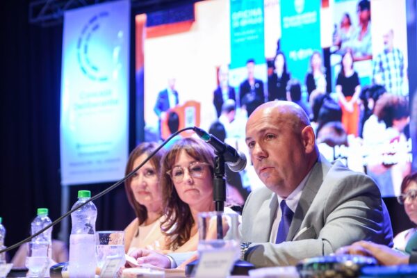 Sastre: «Una de las necesidades más grandes en Madryn es el agua, por eso decidimos avanzar con obra propia»