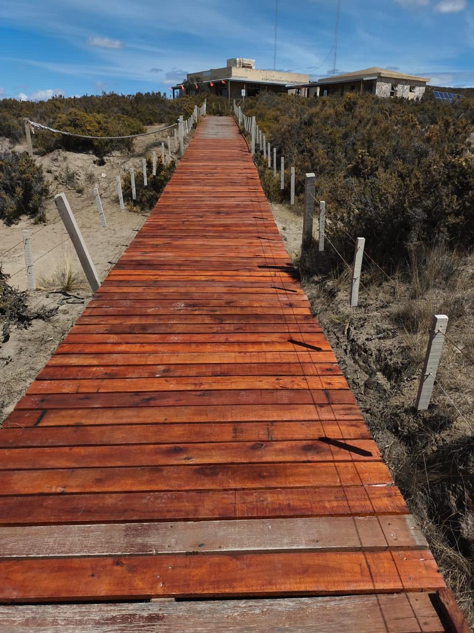 Chubut refuerza la infraestructura en Punta Norte ante el inicio de la temporada de varamiento intencional de orcas