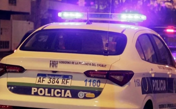 Siniestro fatal en la ruta a Punta Tombo: un menor fallecido y cinco heridos tras el vuelco de una camioneta