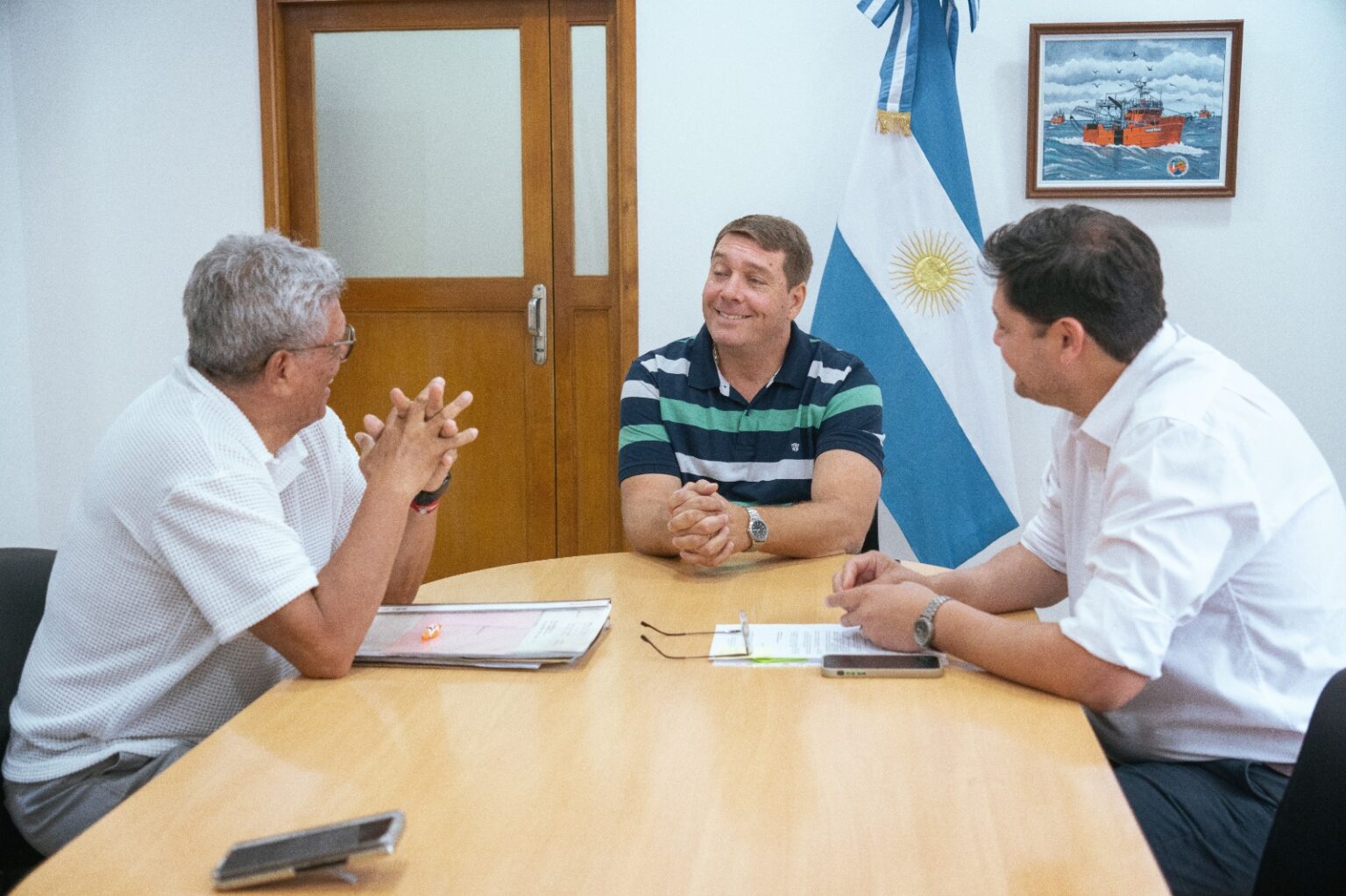 El intendente Damián Biss junto a Honorio Muñoz, ultiman detalles para el 90.º aniversario del Círculo Policial en Rawson