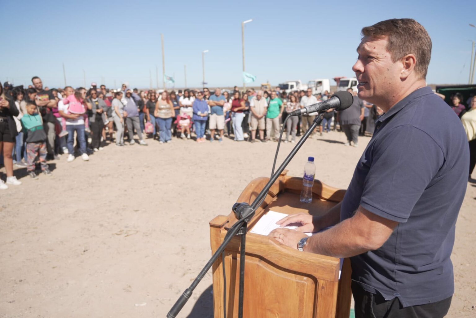 Rawson: Damián Biss entregó 185 lotes sociales del programa municipal Lotear