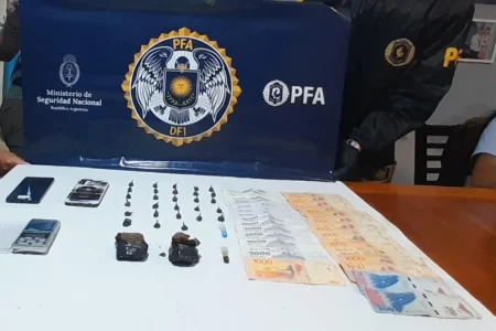 ¡Golpe al narco! Cayó el nuevo búnker en Trelew que vendía droga en el barrio Don Bosco: un detenido y dosis listas para el menudeo