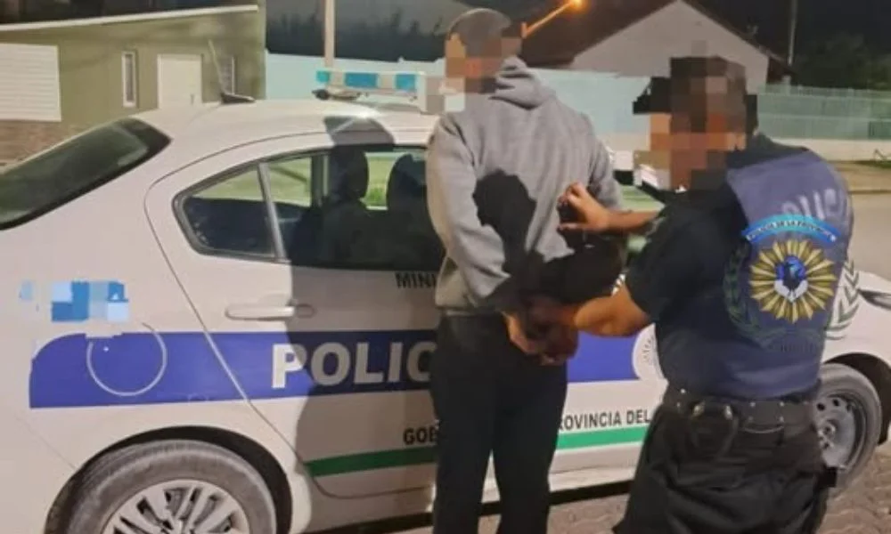 Control nocturno en Madryn: detuvieron a un hombre con pedido de captura vigente en Domecq García y Malaspina