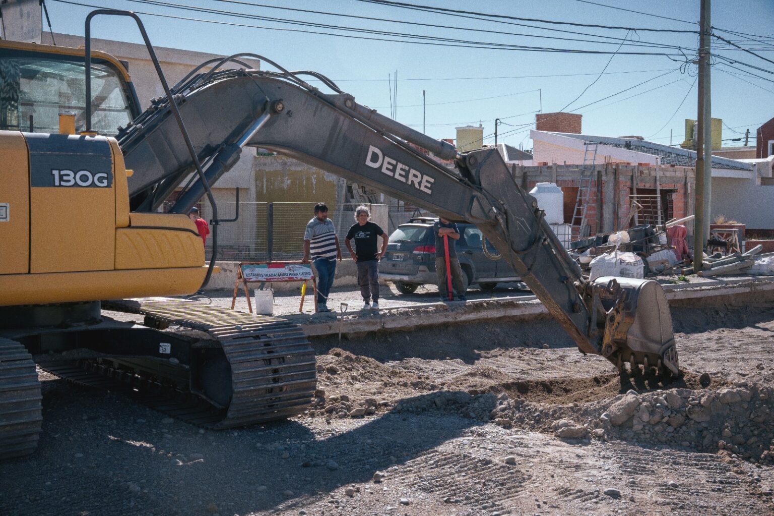 Rawson: comenzaron las tareas de pavimentación en la calle Canónigo Vivaldi de Playa Unión