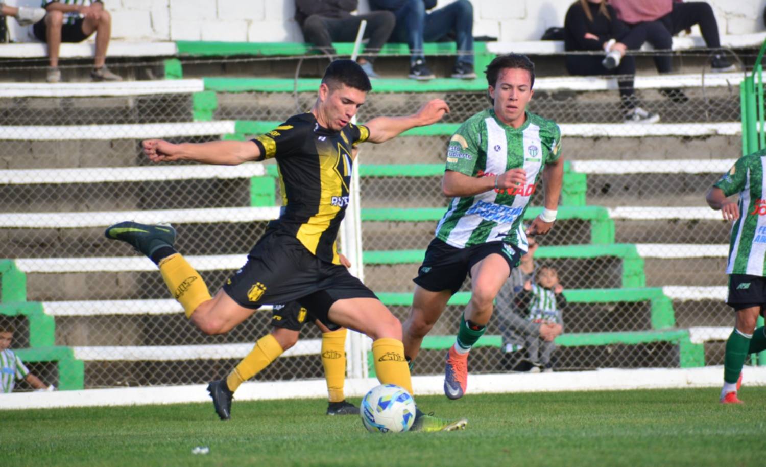 Liga del Valle: duelo de punteros en el arranque de la quinta fecha