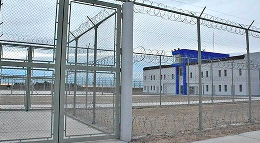 ¡Fuga de película en Trelew! Un preso condenado a 15 años por homicidio se escapó de un consultorio psicológico saltando por una ventana