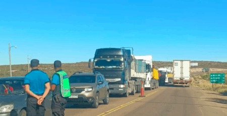 ¡Cacería implacable! La policía de Chubut y Río Negro busca a «El Loco» Cárdenas con drones y perros tras un operativo de alto riesgo