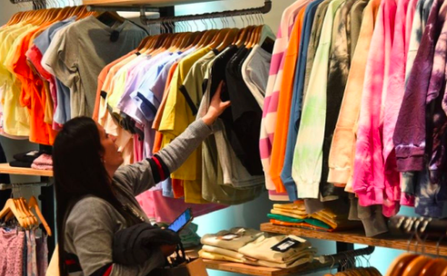¡Crisis en la indumentaria! Las ventas cayeron 8,4% en el primer bimestre y los despidos crecen mientras 8 de cada 10 empresas sufren tensión financiera
