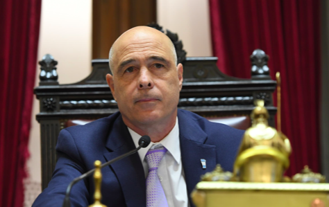 ¡Abdala confía en Adorni! «Dará todas las explicaciones» sobre sus viajes y asegura que el kirchnerismo «tiene cada vez menos espacio»