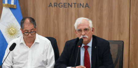 ¡El libertario Carlos Zapata asume al frente de Defensa! La comisión tendrá tres exministros y será clave para las nuevas obras sociales de las Fuerzas