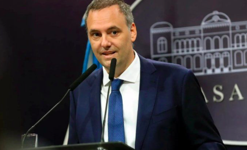 ¡Golpe judicial! La Justicia allanó empresas y amplía la investigación por los vuelos de Adorni a Punta del Este