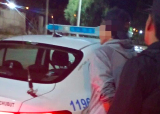 Control de rutina en Trelew terminó con la detención de un hombre con pedido de captura vigente