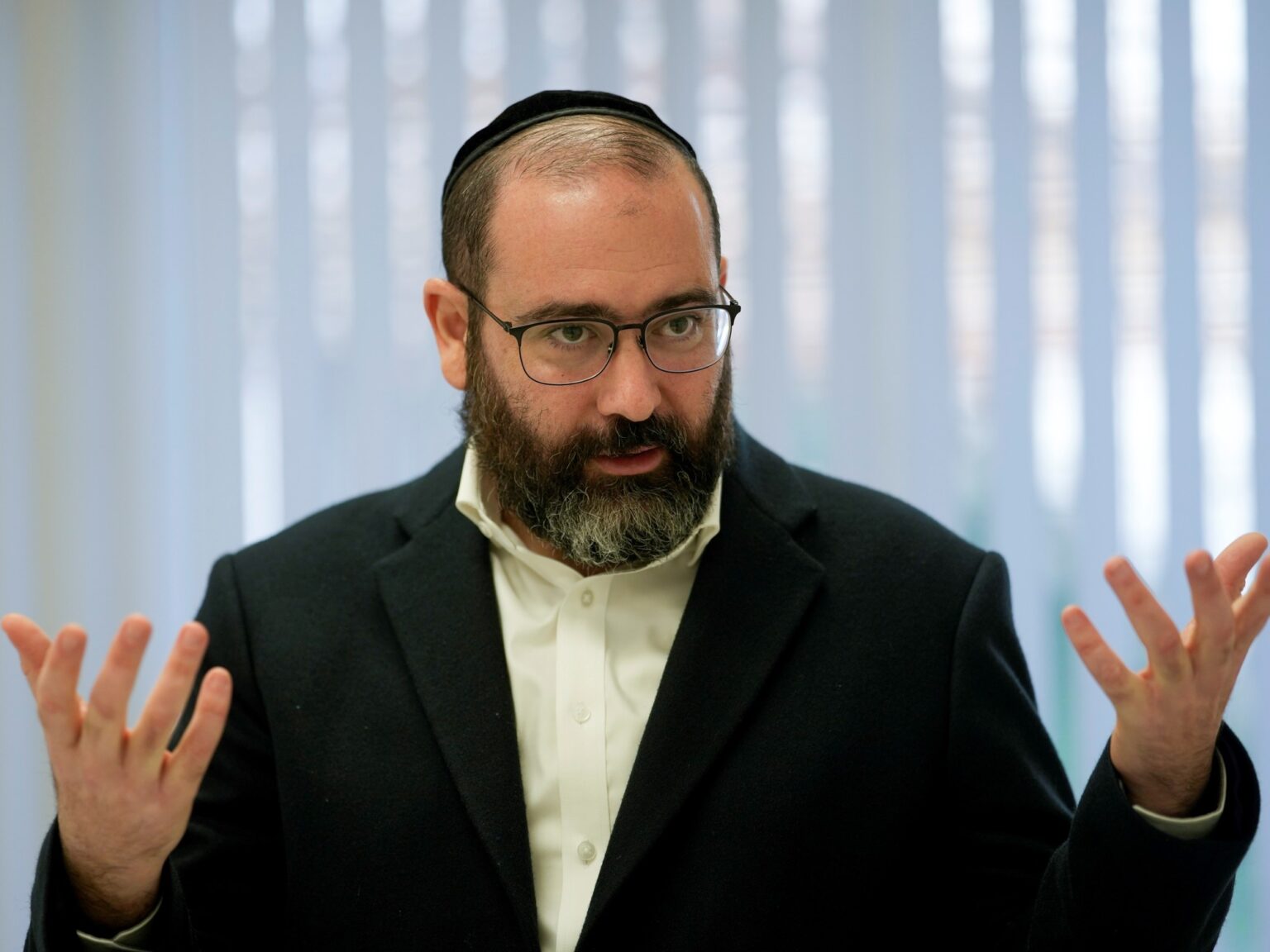 Alerta en Israel: 200 turistas argentinos varados y 100 mil residentes