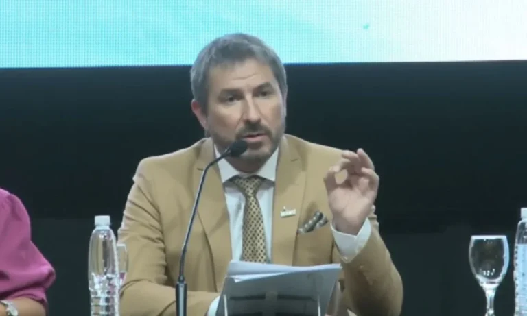 El intendente Gerardo Merino detalló el plan de seguridad preventiva y la modernización de la infraestructura de transporte en Trelew