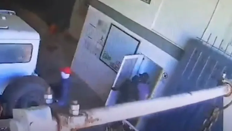 La «Banda de los Encapuchados» robó 50 millones de pesos en 75 segundos: Hay tres detenidos, entre ellos un sargento de la Policía