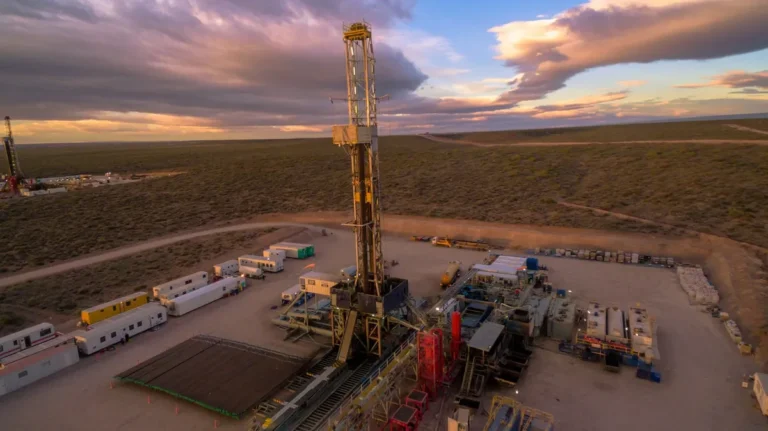 La producción de hidrocarburos en Argentina cayó levemente en febrero