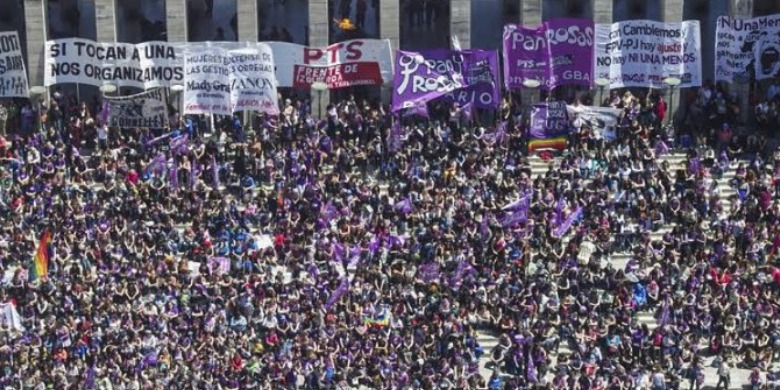 9M: Argentina se moviliza en un paro nacional de mujeres contra la violencia y la brecha salarial