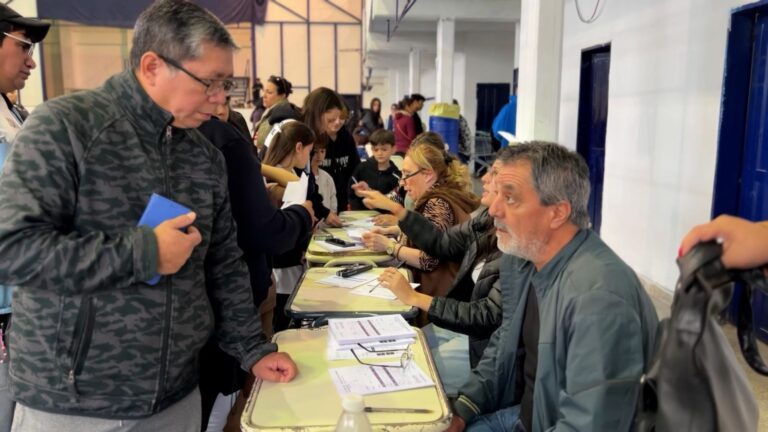 Impacto positivo: Más de 2.100 estudiantes chubutenses ya recibieron sus anteojos gratis