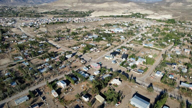 Mediante actas acuerdo con vecinos, el Municipio avanza con la reactivación de mensuras en Km. 17