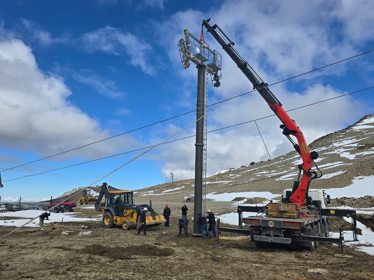 Provincia acompaña el desarrollo del Centro de Esquí La Hoya