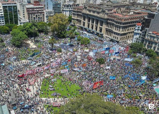La CGT judicializa la reforma laboral con una marcha a Tribunales