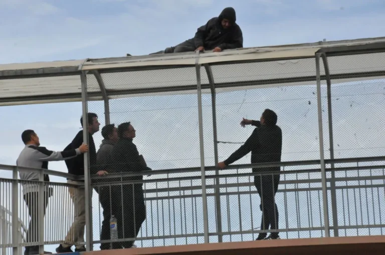 ¿Cómo trabaja el equipo de negociadores de la Policía en Chubut para evitar intentos de suicidio y toma de rehenes?