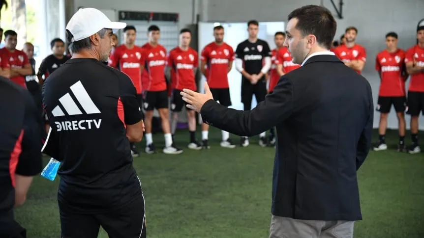 Escudero define el once de River para Mendoza: vuelven Acuña o Viña y la duda es cómo frenar a Sebastián Villa