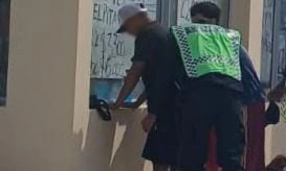 ¡Lo pescó la computadora! Control de rutina en Madryn destapó un pedido de captura de la Justicia Federal