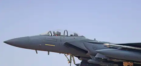 Un tripulante fue rescatado: fuerzas especiales de EE.UU. salvaron a uno de los pilotos del avión de combate derribado en Irán