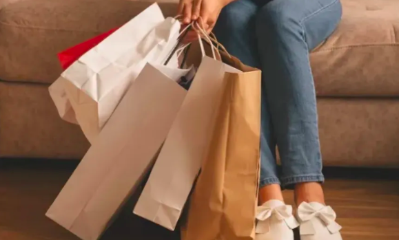 Las 12 cuotas sin interés vuelven como “manotazo de ahogado” para frenar la caída de ventas, pero el sector advierte que no alcanza