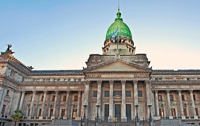 La victoria por Glaciares trajo alivio al Gobierno, pero la sesión dejó señales de alerta: la oposición juntó 125 votos y acecha la agenda