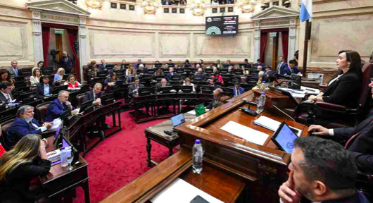 Crisis y lujo: 18 diputados y 4 senadores viajan a Harvard patrocinados por una ONG