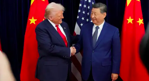 Trump amenaza con aranceles a China si ayuda a Irán