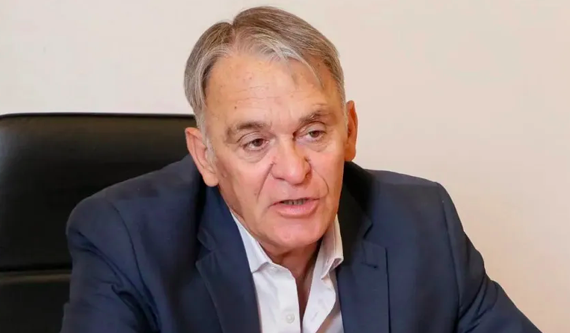 Fuerte cruce en Trelew: el Municipio intimó a jubilarse al juez de Faltas y el magistrado impugnó la medida