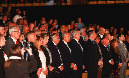 Pablo Quirno encabezó el homenaje por el Día del Holocausto en el Palacio Libertad