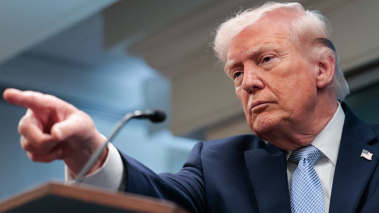 Donald Trump advirtió a Irán que no cobre aranceles en el estrecho de Ormuz