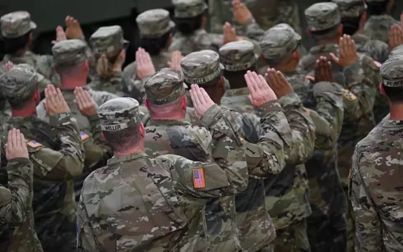 Trump refuerza Medio Oriente : el Pentágono envía miles de soldados