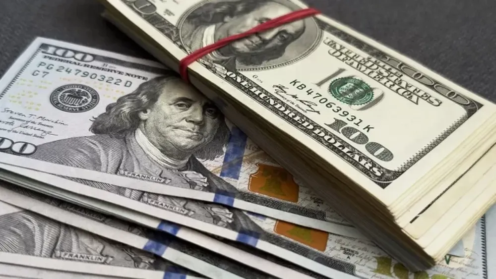 El dólar oficial en Argentina opera con calma y se ubica 19,5% debajo del techo de la banda