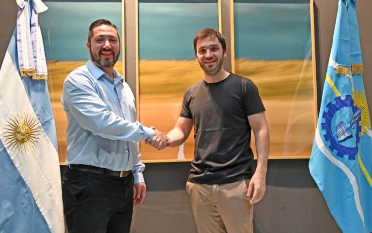 Chubut: Las Plumas suspendió el acto de Malvinas por no tener locutor